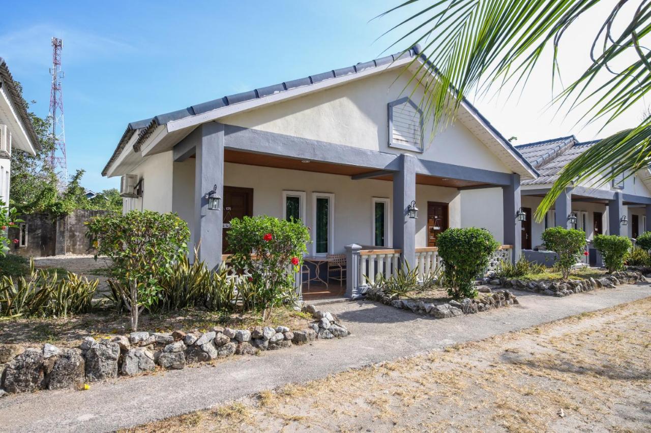 Oyo 89679 Dream Garden Resort Ayer Hangat Bagian luar foto