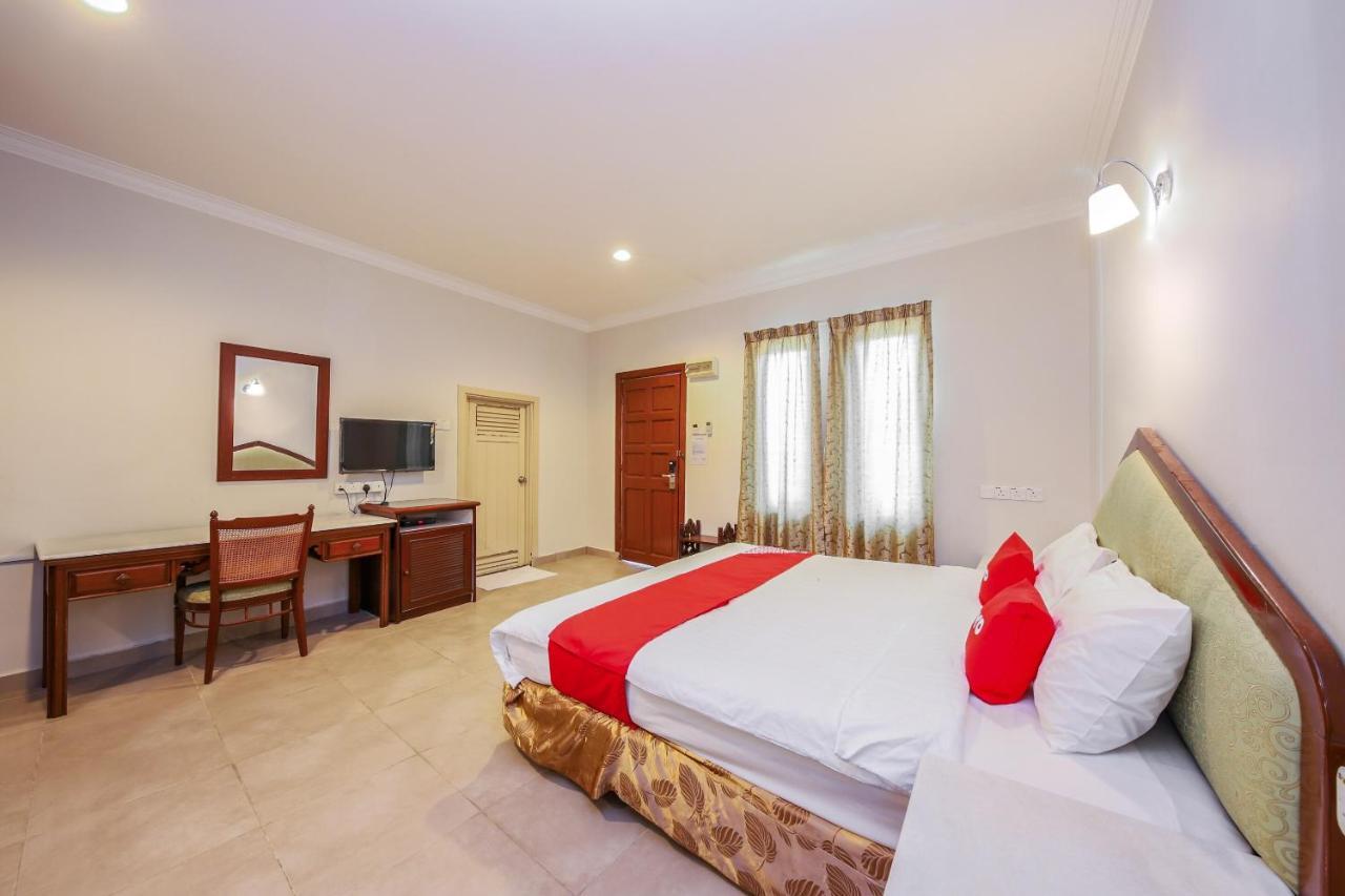 Oyo 89679 Dream Garden Resort Ayer Hangat Bagian luar foto