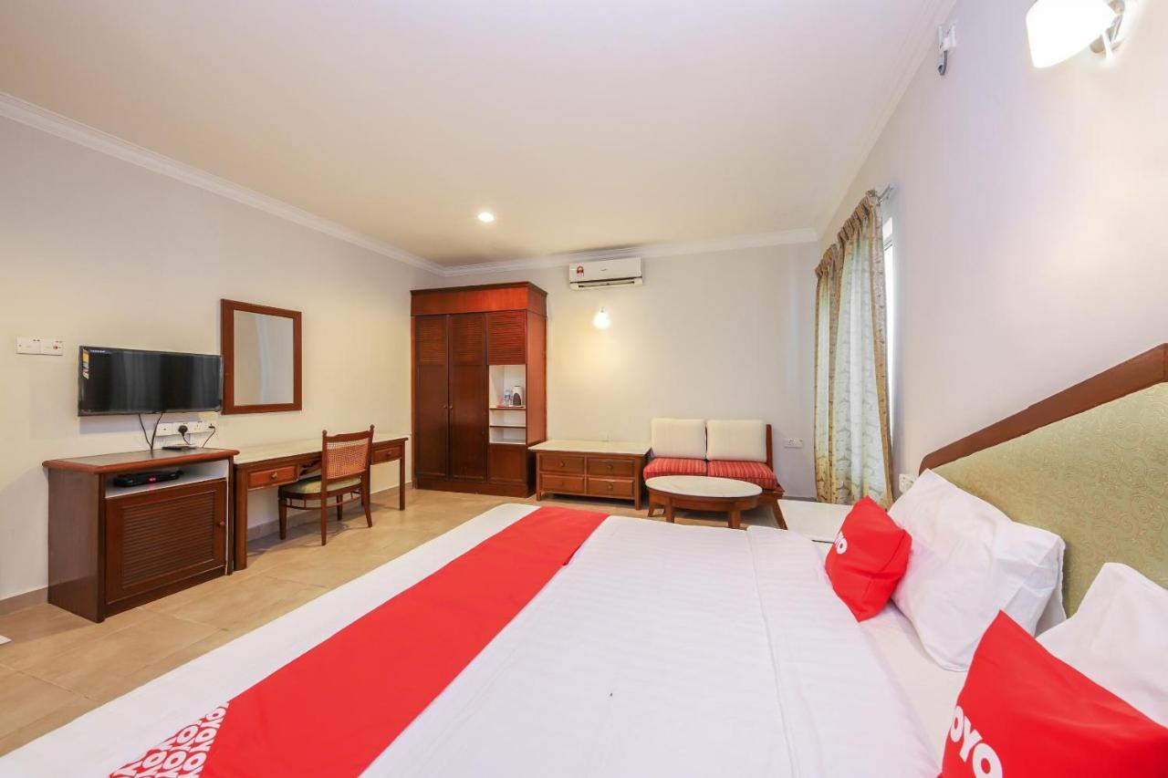 Oyo 89679 Dream Garden Resort Ayer Hangat Bagian luar foto