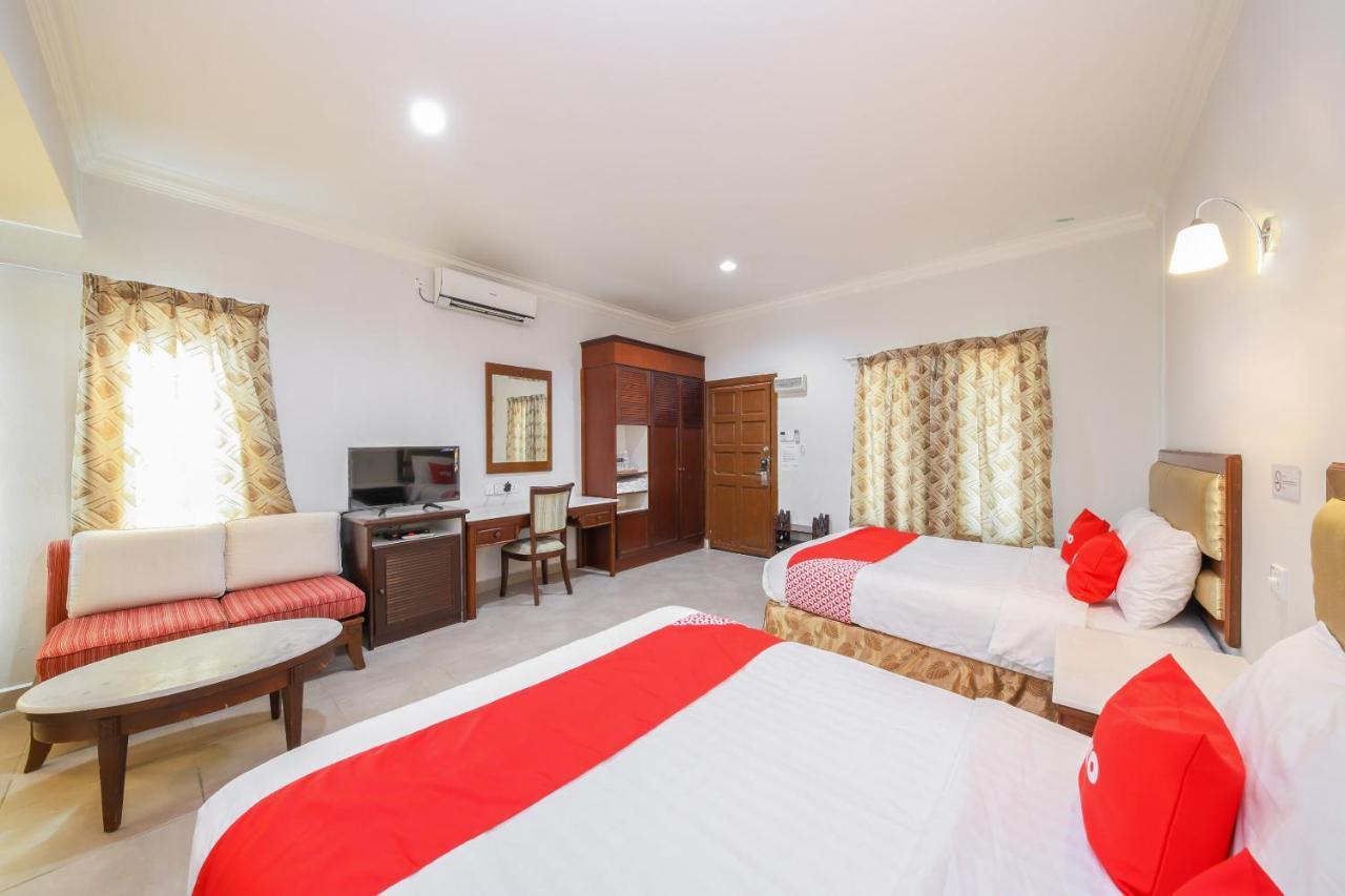 Oyo 89679 Dream Garden Resort Ayer Hangat Bagian luar foto