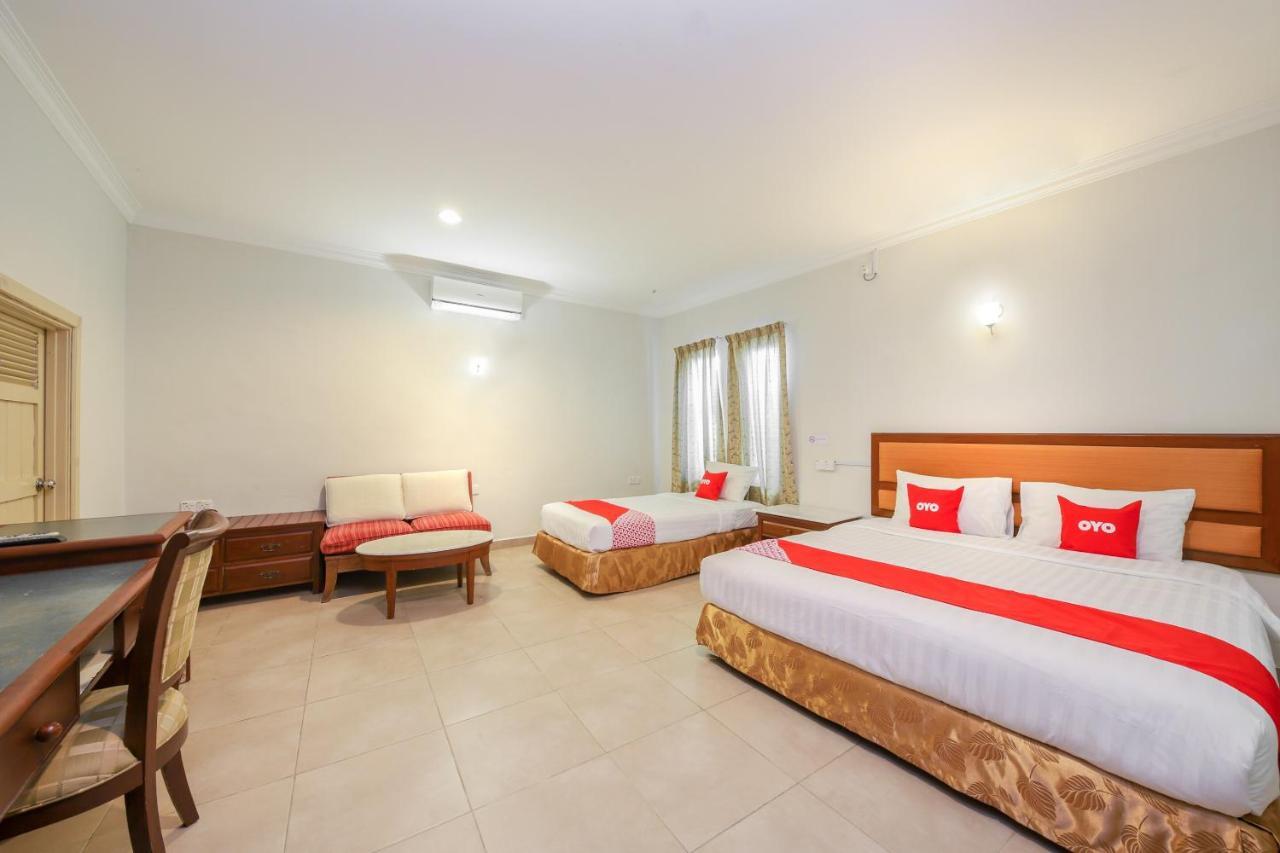 Oyo 89679 Dream Garden Resort Ayer Hangat Bagian luar foto