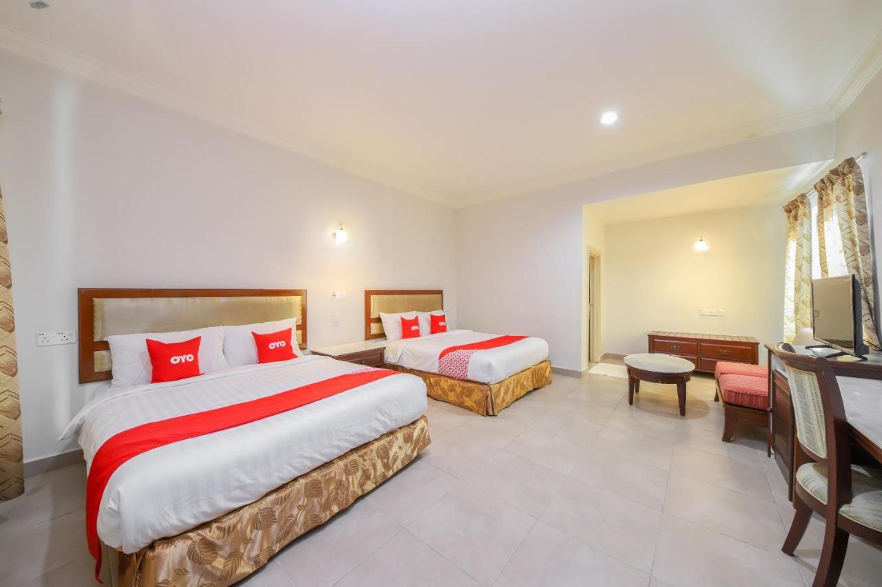 Oyo 89679 Dream Garden Resort Ayer Hangat Bagian luar foto