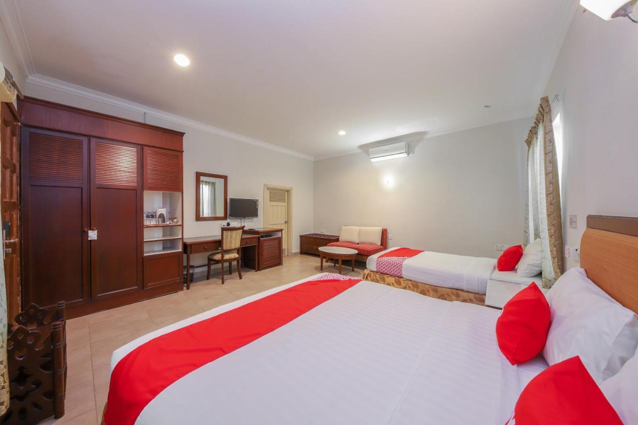 Oyo 89679 Dream Garden Resort Ayer Hangat Bagian luar foto