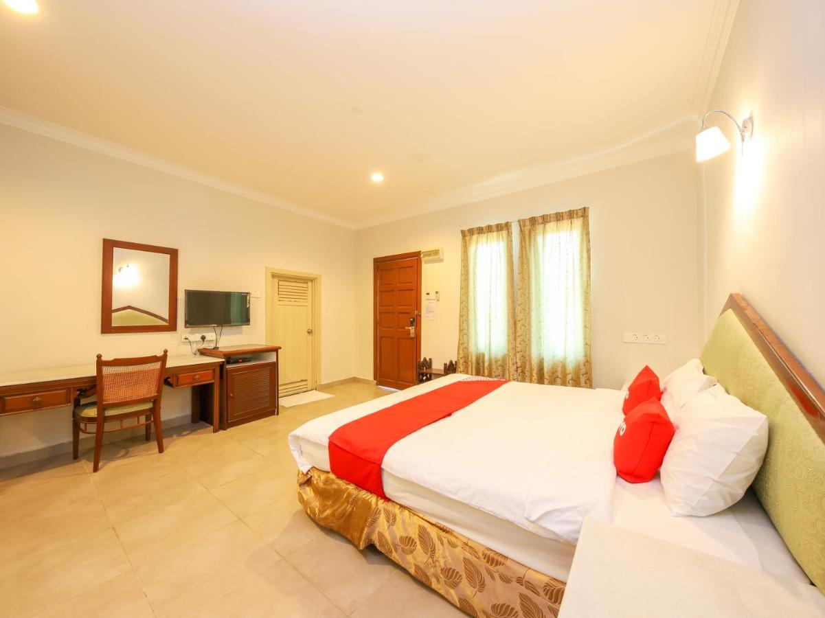 Oyo 89679 Dream Garden Resort Ayer Hangat Bagian luar foto